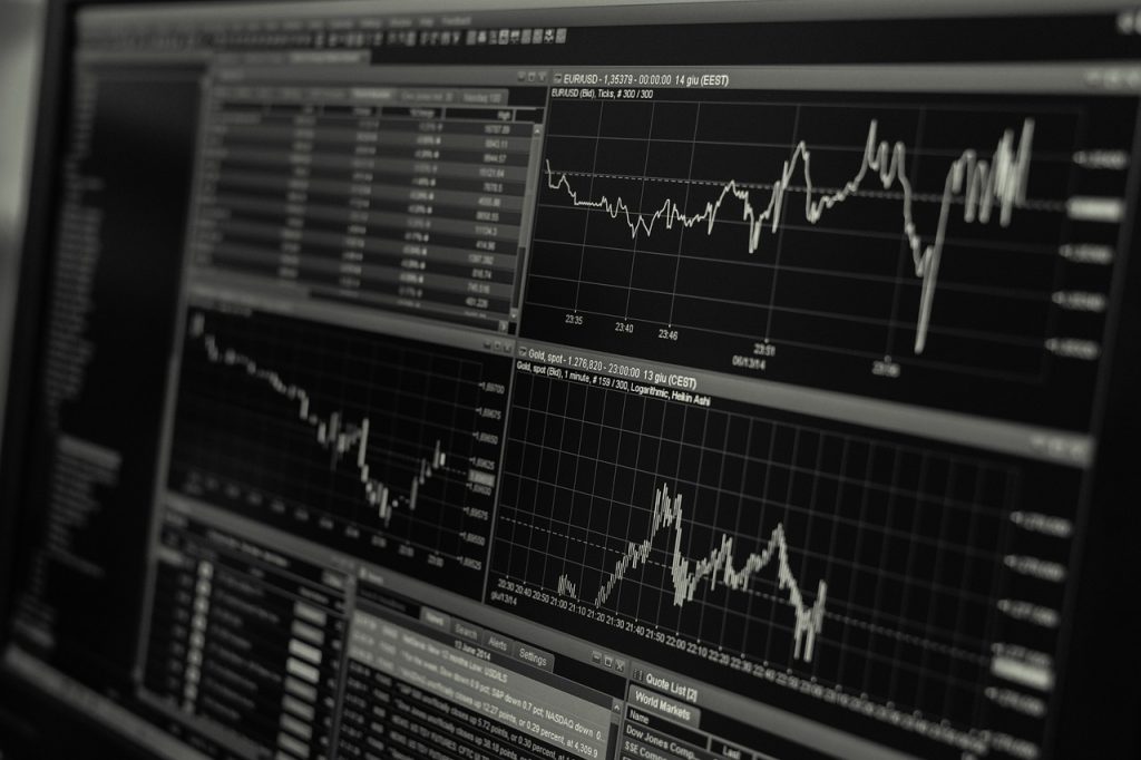 Stock, trading, monitor — "How Edge AI Platforms Are Shaping the Future of Real-Time Decision Making"