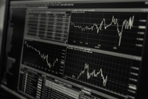 Stock, trading, monitor — "How Edge AI Platforms Are Shaping the Future of Real-Time Decision Making"